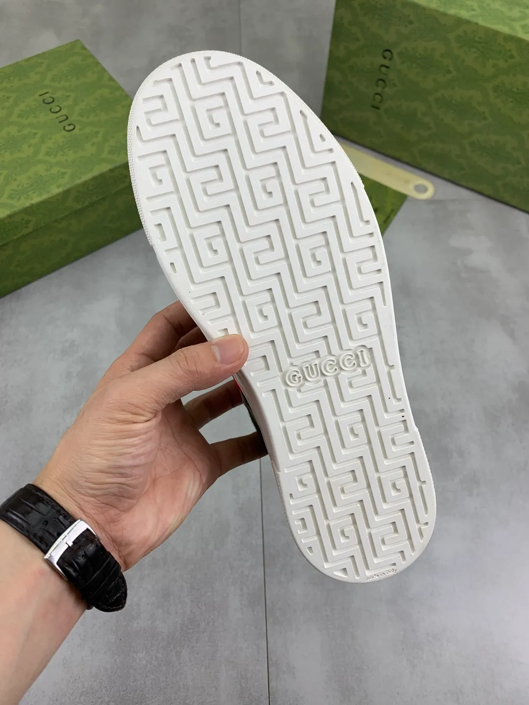 Men's men's shoes 💰P420💰【New style】(GUCCI) official website's latest 🎁🎁casual and fashionable men's shoes👟, hot style 💥 style is simple and elegant, exclusive for trendy men. Unique official website's latest brand double G element Elements 👑 Original Gucci decoration, fashionable and generous, original calfskin fabric ✅ Fully imported first-layer pigskin lining, official website designated wear-resistant, lightweight original rubber casual outsole, classic model taken in real life 🎬39-44 5️⃣ colors available